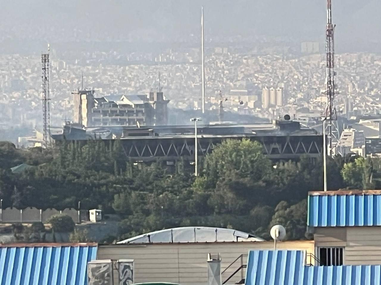 هم اکنون، تصویری از ساختمان شیشه ای صدا و سیما