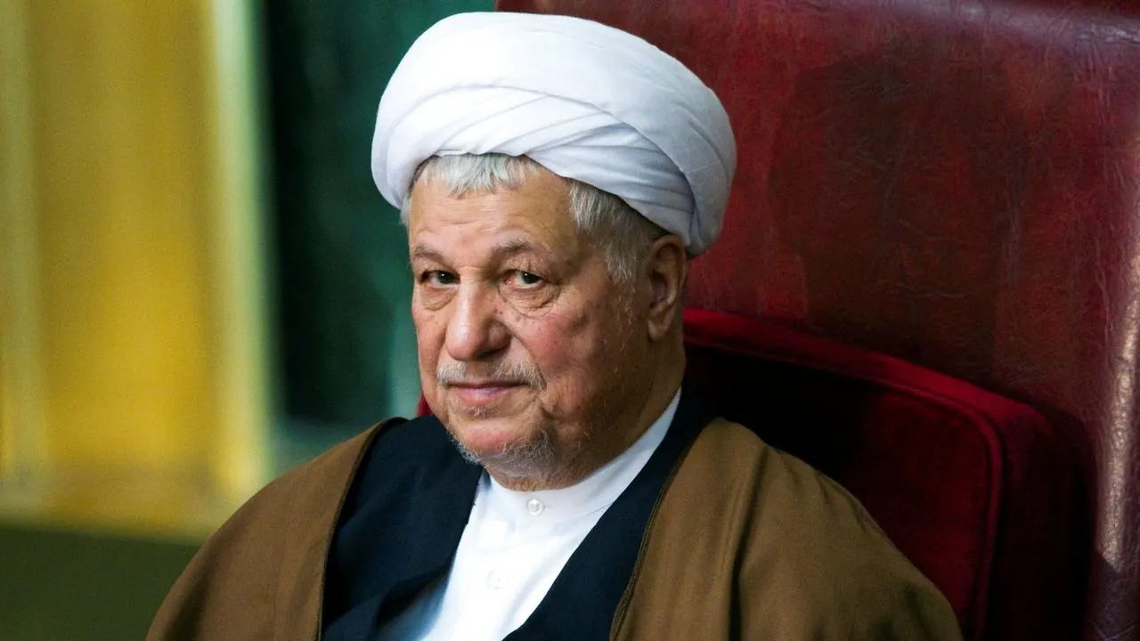 آیت الله خامنه‌ای ابهامات جدی صدها تن از پرسنل وزارت اطلاعات را برای قضیه مرگ سعید امامی با اهمیت نمیدانست