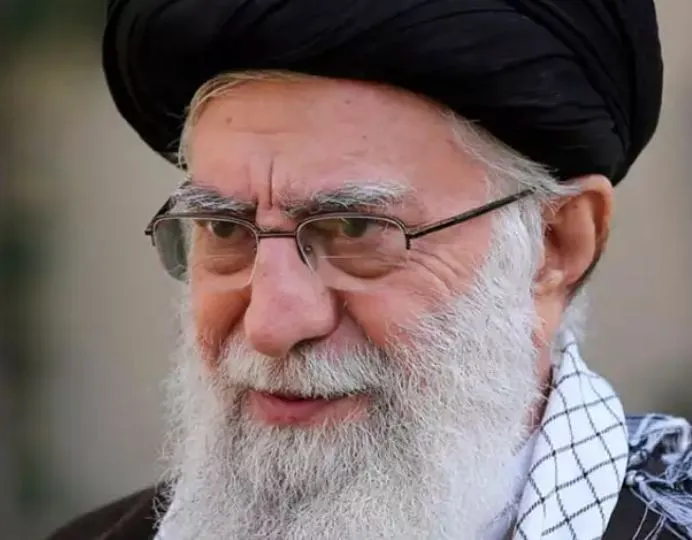 مادام که سیاست ها و تدابیر آیت الله خامنه ای در زمینه خودرو تغییر نیابد ،استیضاح وزیر «هرکس که باشد در این موضوع»یک شوخی است