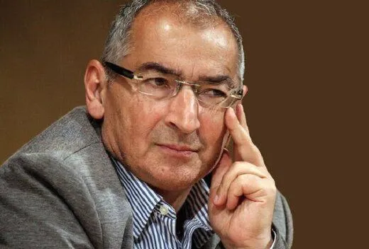زیباکلام: آتش اعتراضات اخیر نه تنها خاموش نشده، بلکه مانند آتش زیر خاکستر در حال بازسازی خود است