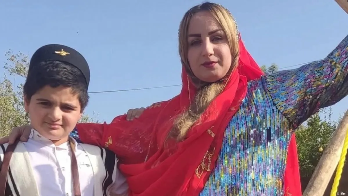 قوه قضاییه در مورد پرونده مادر کیان پیر فلک از باب حقوق عامه ورود کند