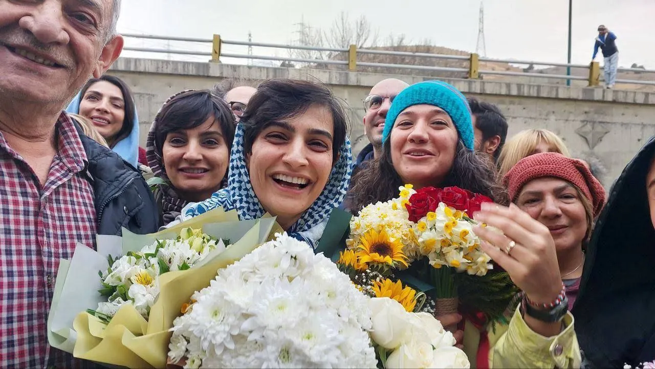 آزادی الهه محمدی و نیلوفر حامدی