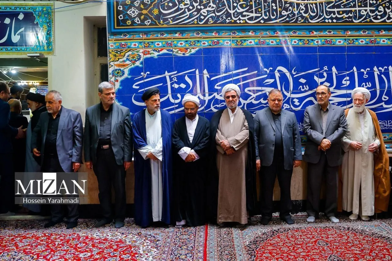 قضات سابق وفعلی دادگاه انقلاب اسلامی تهران در مراسم بزرگداشت جان باختگان سانحه اخیر