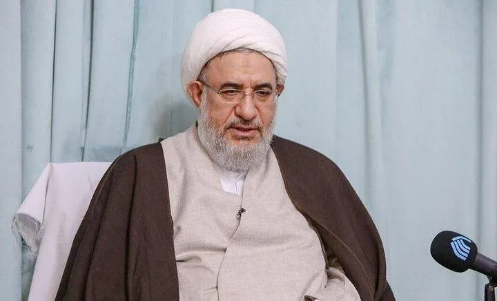 شیخ پرویز عراقی سابق و محسن اراکی فعلی و عضو شورای عالی حوزه های علمیه: اگر تکفیری‌ها در سوریه موفق شوند، به ایران هم خواهند رسید/ تکلیف همه این است که برای دفاع از حرم آماده شوند