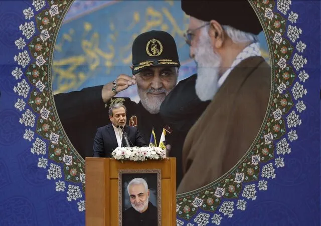 عراقچی: ارتش سوریه قبل از جنگیدن شکست خورد/شکست ارتش سوریه باید برای ما یک زنگ هشدار باشد/باید به دشمنان نشان دهیم ما همچنان قوی، پر امید و با انگیزه در صحنه هستیم