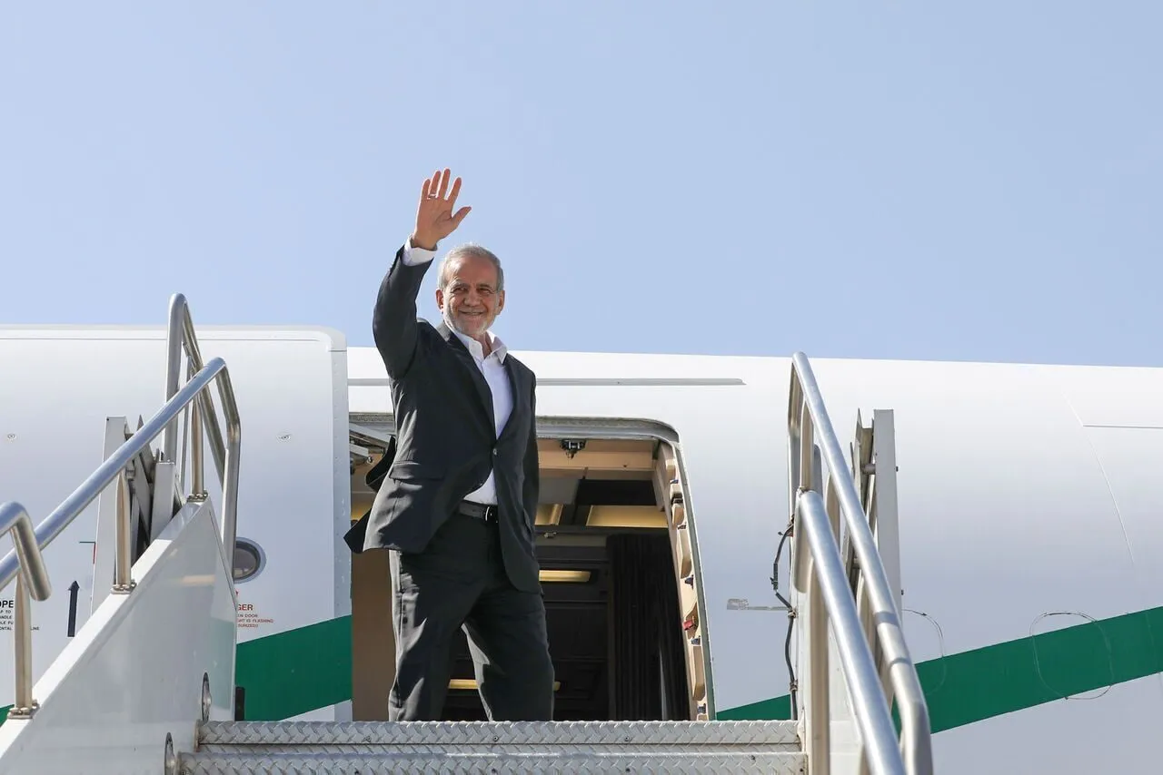  Pezeshkian left Dushanbe for Moscow