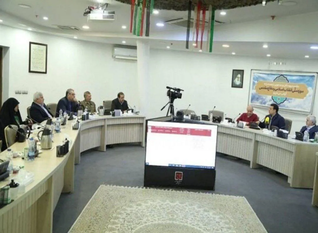 سرلشکر سید یحیی رحیم صفوی در نشست هیئت مدیره انجمن علمی دفاع مقدس به عنوان رئیس هیئت مدیره این انجمن منصوب شد.