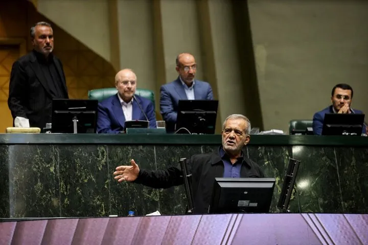  چرا مجلس دوازدهم می‌خواهد چوب لای چرخ دولت پزشکیان بگذارد؟ / بعضی نمایندگان از مسئولان باج می‌خواهند