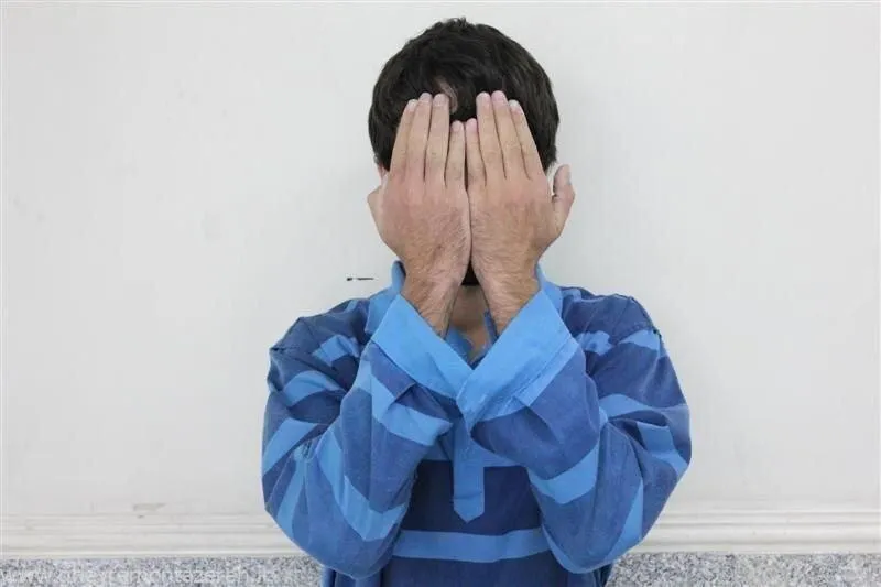 متهم تعرض جنسی به ده‌ها کودک در تهران درباره کشف ۲۰ فیلم تعرض به کودکان در گوشی او: کلکسیون تهیه می‌کردم / چند باری به همین اتهام بازداشت شدم؛ آخرین بار ۵ سال در زندان بودم 
