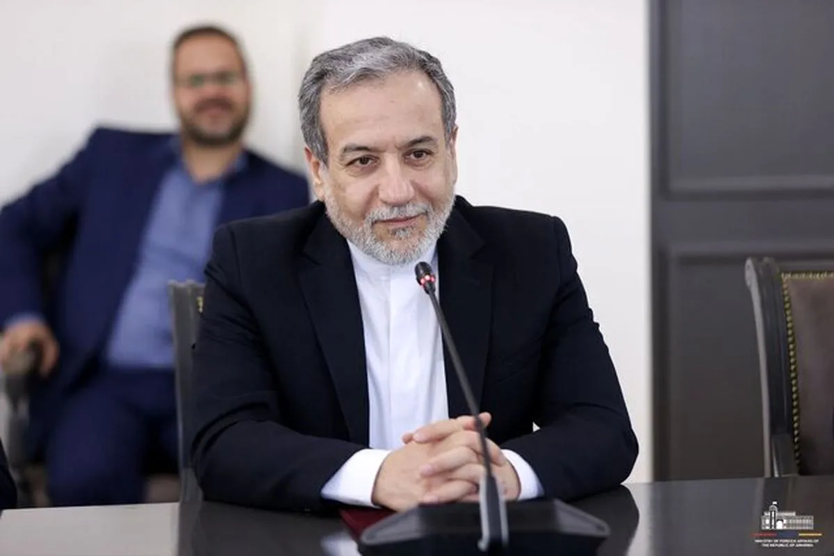 سید عباس عراقچی وزیر امور خارجه به منظور دیدار و گفتگو با همتای ایتالیایی خود از محل اقامت خود در رم، عازم وزارت خارجه ایتالیا شد