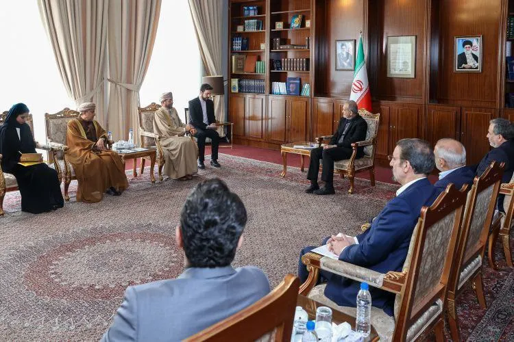  پزشکیان در دیدار وزیر خارجه عمان : امیدوارم گفت‌وگوهای ایران و آمریکا به توافقی عادلانه و تضمین‌کننده ثبات در منطقه بیانجامد