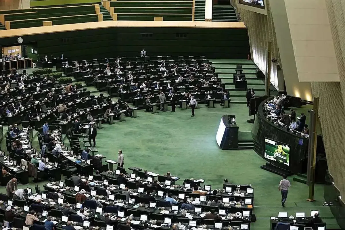  انتقاد تند سه چهره سیاسی از مجلس یازدهم و دوازدهم/ با این ریش نمی شود به تجریش رفت