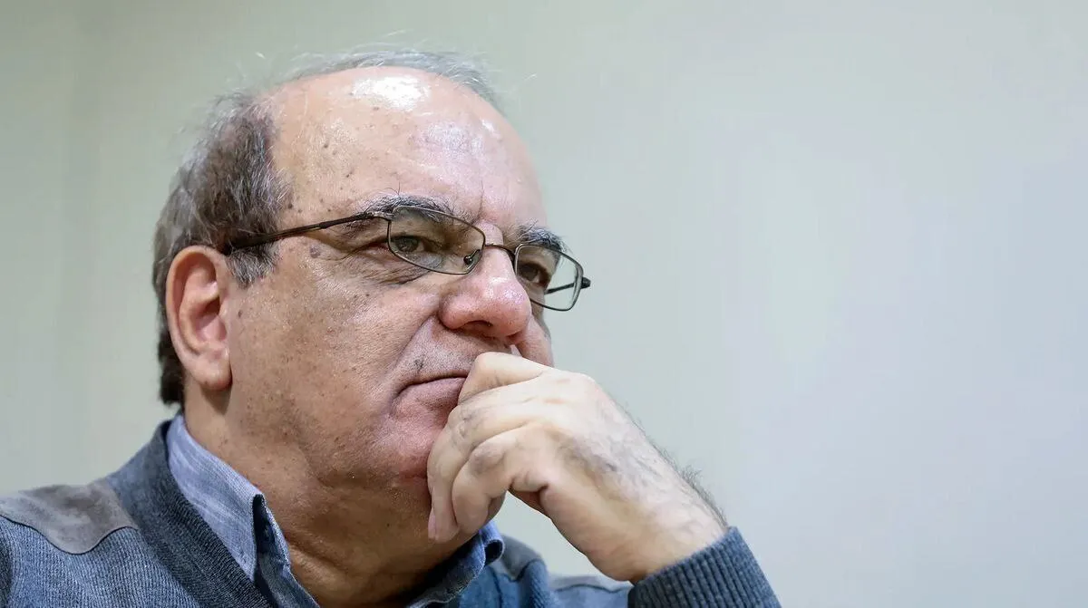  عباس عبدی: در جنگ ۱۲روزه پیروز نشدیم اما شکست هم نخوردیم / مشکل آن است که تندروها از طرف بخشی از حاکمیت حمایت می‌شوند