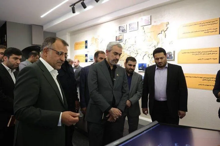 بازدید وزیر اقتصاد و دارایی از نمایشگاه بین‌المللی مبارزه با پولشویی و تأمین مالی تروریسم