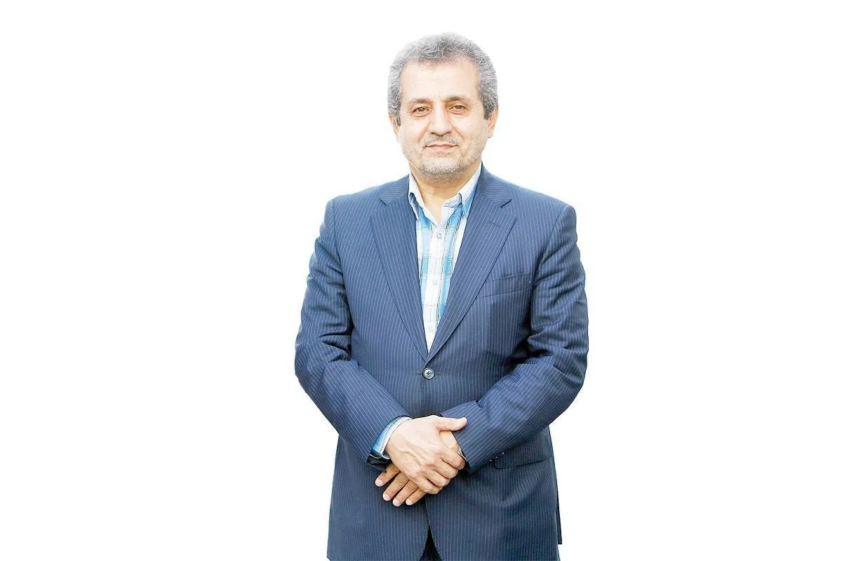  دیگر چیزی بنام اصلاح طلب و اصولگرا نداریم؛ یک جریان پایداری داریم و یک جریان مردم/ جامعه در مکانیسم ماشه،پزشکیان را مقصر نمی داند