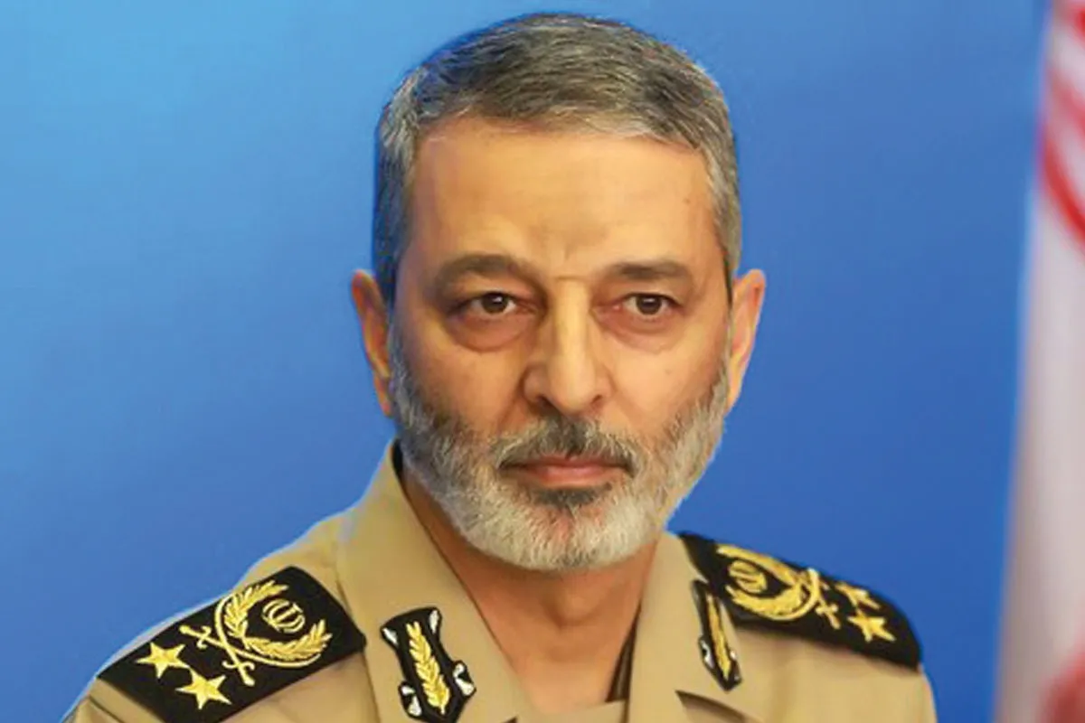  از هر طرف که رفتم جز وحشتم نیفزود زنهار از این بیابان وین راه بینهایت