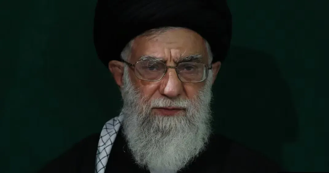 آنزمان که از نظامی نوشتم که آبستن مگاپازل امنیتی آیت‌الله بود و گفتم که اکنون دارد به زمان وضع حمل خود نزدیک میشود...