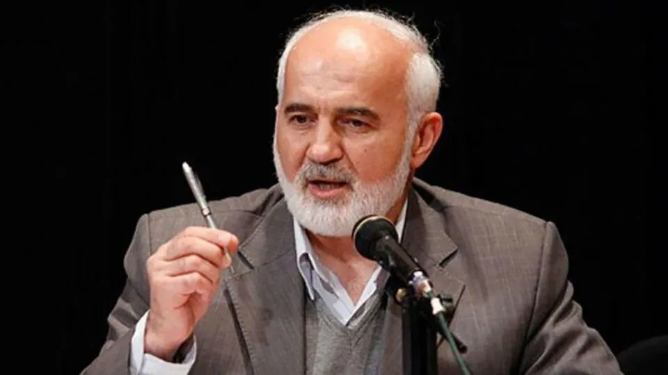 احمد توکلی (۱۰ خرداد ۱۳۳۰ – ۱ مرداد ۱۴۰۴)، سیاست‌مدار، اقتصاددان، استاد دانشگاه و یکی از چهره‌های شاخص و باسابقه جناح اصول‌گرا و محافظه‌کار جمهوری اسلامی ایران، از تأثیرگذارترین نمایندگان مجلس، مدیران و نظریه‌پردازان اقتصادی-سیاسی چهار دهه اخیر ایران بود. توکلی در طول کارنامه طولانی خود، در جایگاه‌های متعددی ـ از سخنگوی دولت و وزیر کار، تا نماینده چند دوره مجلس، رئیس مرکز پژوهش‌های مجلس و عضو مجمع تشخیص مصلحت نظام ـ ایفای نقش کرد و در سال‌های پایانی عمر، به‌عنوان یکی از پیگیرترین چهره‌های مبارزه با فساد اقت