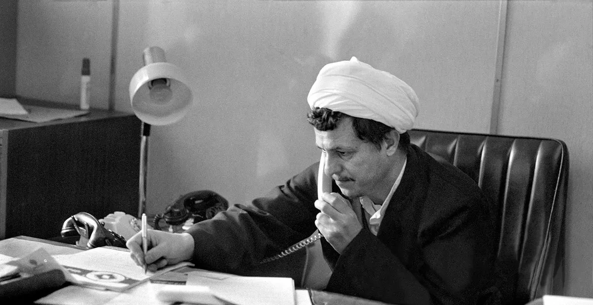 آیت‌الله اکبر هاشمی رفسنجانی، در دفتر رئیس مجلس شورای اسلامی