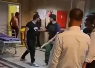  فیلمی از حضور افرادی با قمه و چاقو در بیمارستان شهید جلیل یاسوج در شبکه های اجتماعی خبرساز شده است