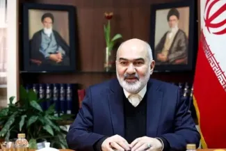  آیا کسی نمیخواهد به استاندار استان خوزستان اعلام کنه فردا سرده یا آلوده است یا هرچی تا این بزرگوار اعلام تعطیلی کنه یا اینکه خوزستان مانند استانهای خاص دیگر در بازی تعطیلی ها مهم نیست؟