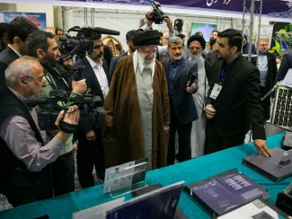  بازدید آيت‌الله خامنه‌ای از نمایشگاه «پیشگامان پیشرفت، رویداد ملی توانمندی‌ها و دستاوردهای بخش خصوصی»