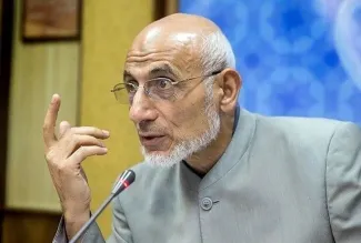  وزرایی که برای استیضاح به مجلس می‌آیند با کیف‌های پر از هدیه می‌‌آیند و موقع برگشت کیف‌هایشان خالی شده است!
