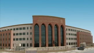 تلویزیون روداو از تیراندازی چند جوان به دادگاه اربیل کردستان عراق و درگیری با پلیس گزارش داده است.