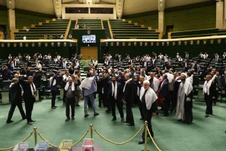 پزشکیان در صحن علنی مجلس شورای اسلامی با شعارهای مرگ بر اسرائیل و مرگ بر آمریکا