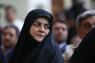 زهرا پزشکیان، دختر رئیس‌جمهور، به نمایندگی از وی با حضور در منزل خانواده داغدار مرحومه الهه حسین‌نژاد، ضمن ابراز همدردی و گوش سپردن به سخنان آنان، این ضایعه را به خانواده آن مرحومه تسلیت گفت