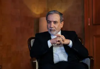  بازدید عراقچی دیشب پیش از گفتگو در شبکه خبر از ساختمان‌های آسیب‌دیده صداوسیما