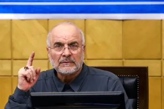  قالیباف: به آقای جبلی تذکر می‌دهم سکوهای داخلی باید رایگان تبلیغ شود/ صداوسیما کوتاهی می‌کند