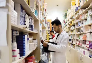 رئیس سازمان غدا و دارو: ذخایر راهبردی دارویی کشور در وضعیت مطلوب قرار دارد.