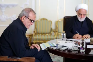  نشست مشترک سران قوای مجریه، مقننه و قضائیه ظهر امروز شنبه به میزبانی مسعود پزشکیان رئیس جمهور در نهاد ریاست جمهوری برگزار شد.