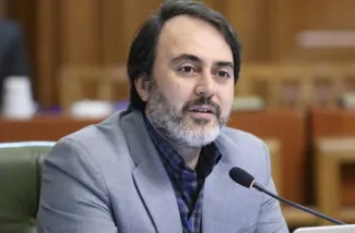  درخصوص وضعیت آب تهران باید تعدادی را محاکمه کرد یکسری به دنبال خشک کردن فضای سبز تهران هستند کم کاری کردند و به دنبال توجیه هستند.