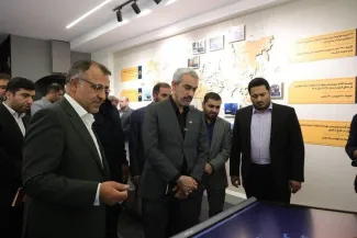 بازدید وزیر اقتصاد و دارایی از نمایشگاه بین‌المللی مبارزه با پولشویی و تأمین مالی تروریسم