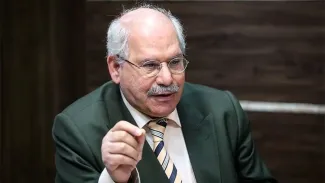  با این آفتابی که ما داریم باید صادرکننده برق باشیم