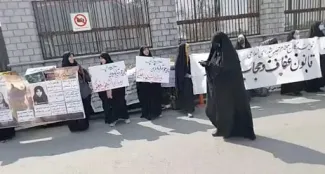  تندروهایی که امروز به معلق گذاشتن قانون حجاب اعتراض می کنند ، دیروز با رفتارهایشان باعث شدند حجاب به این وضعیت درآید
