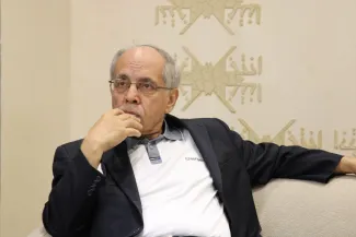 کوروش احمدی، دیپلمات سابق ایران در نیویورک: برخلاف پزشکیان، عراقچی از مدیریت تخاصم با آمریکا سخن گفته، حتی احمدی‌نژاد هم این را بیان نمی کرد