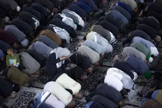  قبل آنکه دل به نماز باران ببندیم و سخنرانی های ایدئولوژیک کنیم، روی زمین دنبال حل مشکلات بگردیم