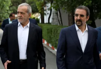  مهدی سنایی مشاور رییس جمهور و معاون رییس دفتررییس جمهور بود صرف نظر از علت دور شدن او از حوزه رییس جمهور، بهتر است مشخص شود آیا استعفای او از هر دو سمت است؟