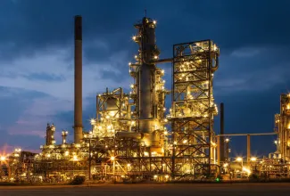  آیا مجموعه اداری شرکت پتروشیمی خلیج فارس در خیابان کریم خان زند به برج بانک آینده در حوالی پارک وی منتقل خواهد شد؟