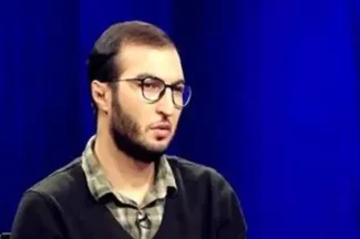  وحید اشتری از حملات در مجاورت زندان بزرگ در جنگ اخیر و واکنش های زندانیان با تصور حمله به زندان روایت می کند 