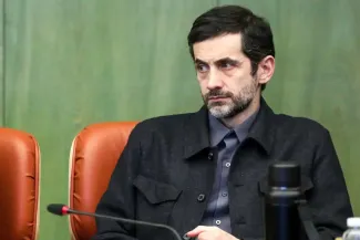 آقای یوسف پزشکیان درود شما که در رسانه ها از سلامتی رهبر سوم جمهوری اسلامی خبر دادید خیلی زحمت کشیدید اما لطفا به همان رابطینی که خبر سلامتی ایشان را دادند بفرمایید...