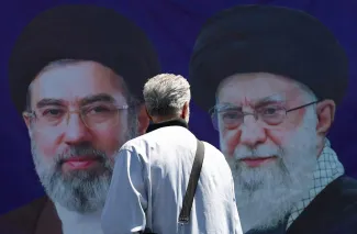 هر ساله مراسم یادبود رهبر موسس جمهوری اسلامی در بارگاه او با حضور آیت‌الله سید علی خامنه‌ای برگزار میشد آیا امسال هم در اولین سال رهبری رهبر سوم، او در این مراسم شرکت نخواهد کرد؟