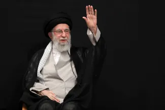 دروغ۱۳ عبدی مدیا را مجددا بخوانید ظاهرا یک مورد دیگر هم دارد به واقعیت می پیوندد