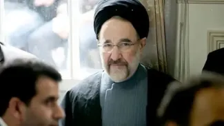  پیروزی غیرمنتظره سید محمد خاتمی در هفتمین دوره انتخابات ریاست‌جمهوری با کسب نزدیک به ۲۰ میلیون رای.