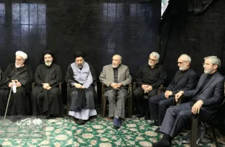 محمد جواد ایروانی معاون نظارت و حسابرسی دفتر رهبر دوم جمهوری اسلامی در مراسم هفتمین روز خاکسپاری در امامزاده علی اکبر چیذر