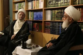  از میان مراجع تقلید معرفی شده توسط جامعه مدرسین حوزه علمیه قم در سال ۱۳۷۳ آقای ناصر مکارم شیرازی و از میان مراجع تقلید معرفی شده در سال ۱۳۸۶ حسین نوری همدانی در قید حیات هستند