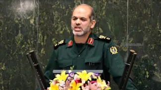  امروز رسماً سردار سرتیپ پاسدار احمد وحیدی با ارتقا به درجه سرلشگری به عنوان فرمانده کل سپاه منصوب شد.